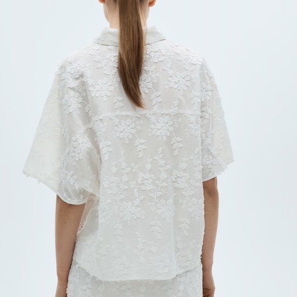 MANGO Embroidered Short-sleeved Shirt NWT - Picture 3 of 6